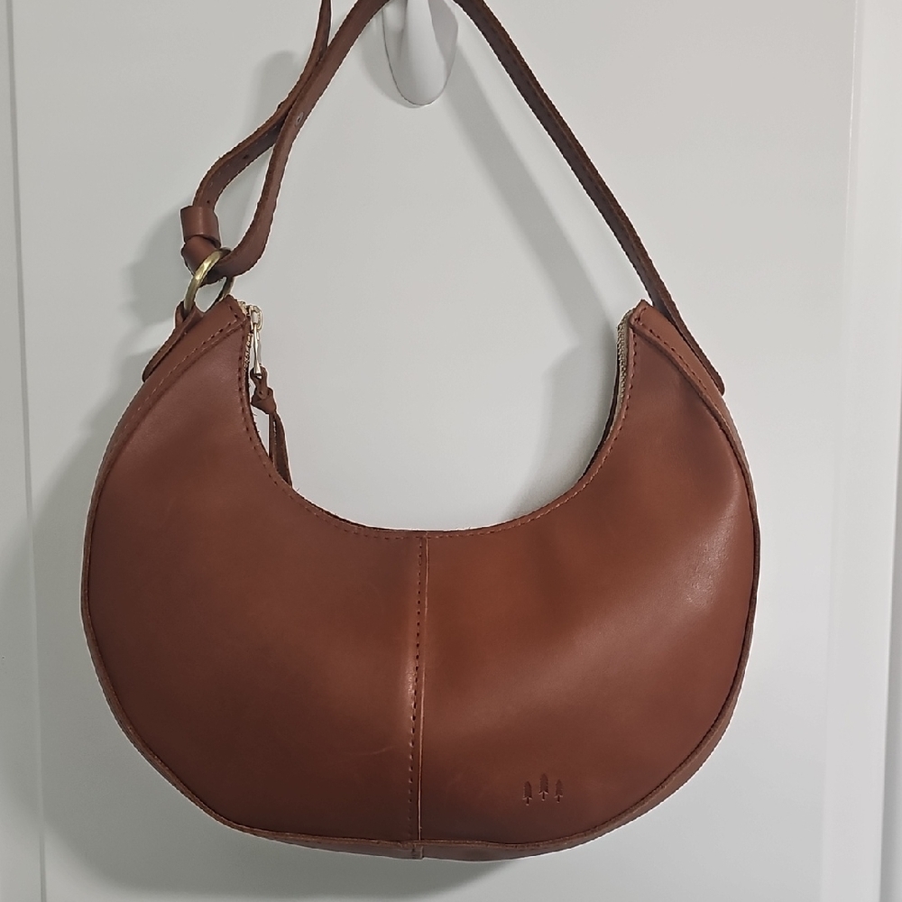 Portland Leather Crescent Shoulder Bag - Honey Brown Size Small